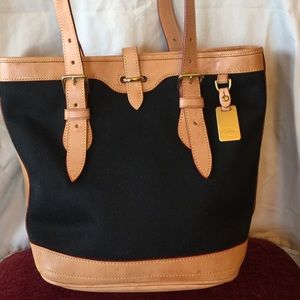 Dooney and Bourke classic bag